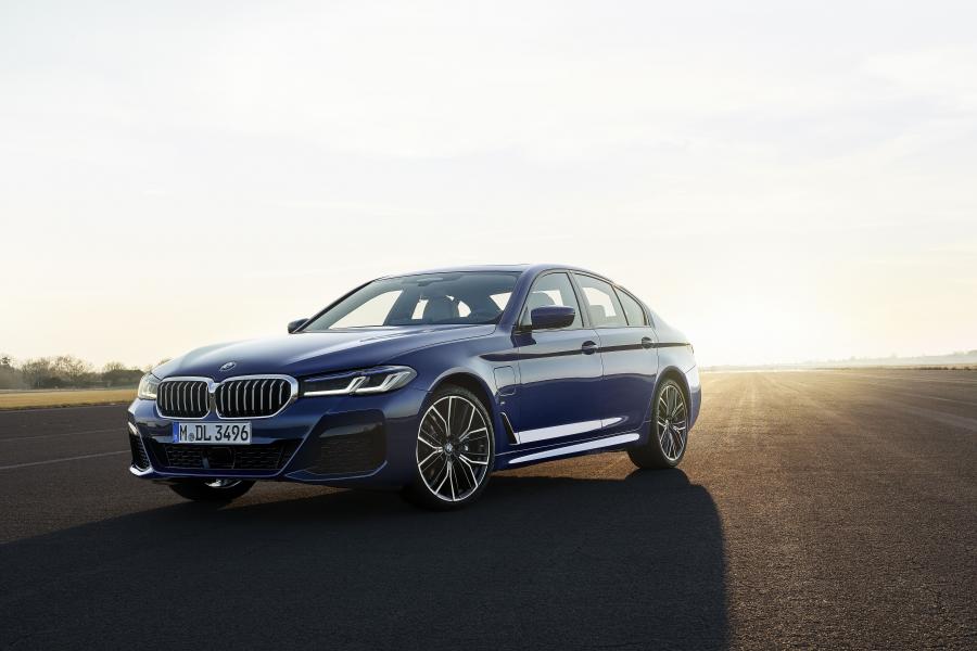  BMW 530e xDrive M Sport (G30) 2020 года  (WW) (фото 16 из 78)
